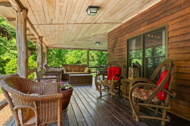 28 Bussell Ln, Gordonsville, TN 38563