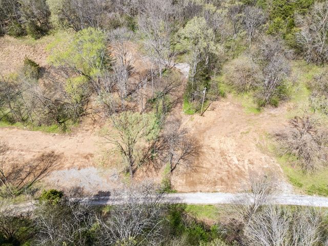 28 Bussell Ln, Gordonsville, TN 38563