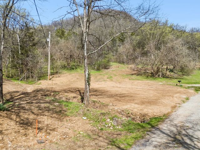 28 Bussell Ln, Gordonsville, TN 38563