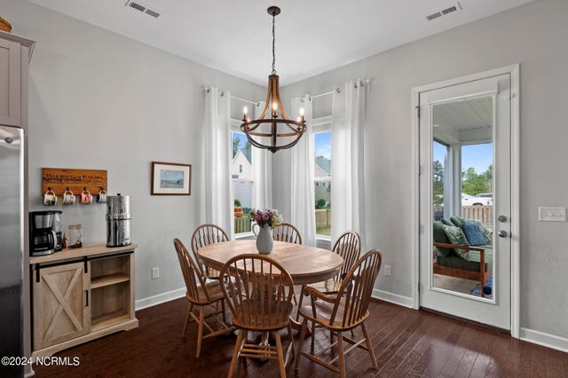 907 W Arboria Drive, Hampstead, NC 28443
