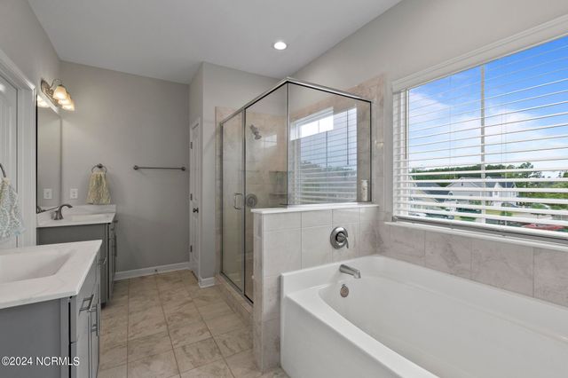 907 W Arboria Drive, Hampstead, NC 28443