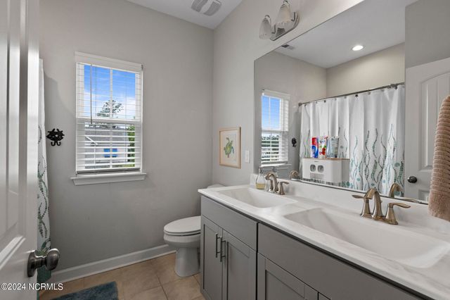 907 W Arboria Drive, Hampstead, NC 28443