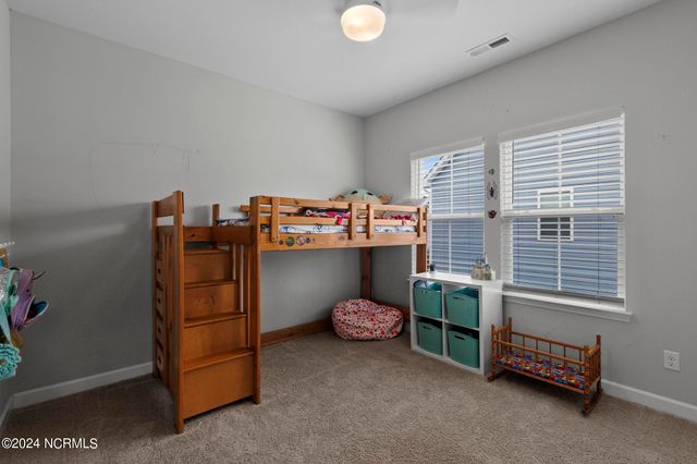 907 W Arboria Drive, Hampstead, NC 28443