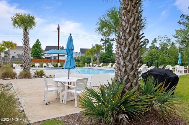 907 W Arboria Drive, Hampstead, NC 28443