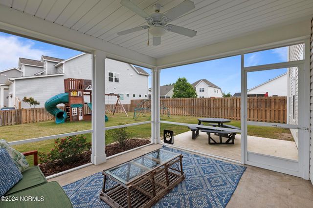 907 W Arboria Drive, Hampstead, NC 28443