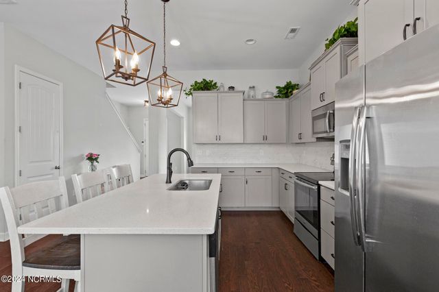 907 W Arboria Drive, Hampstead, NC 28443
