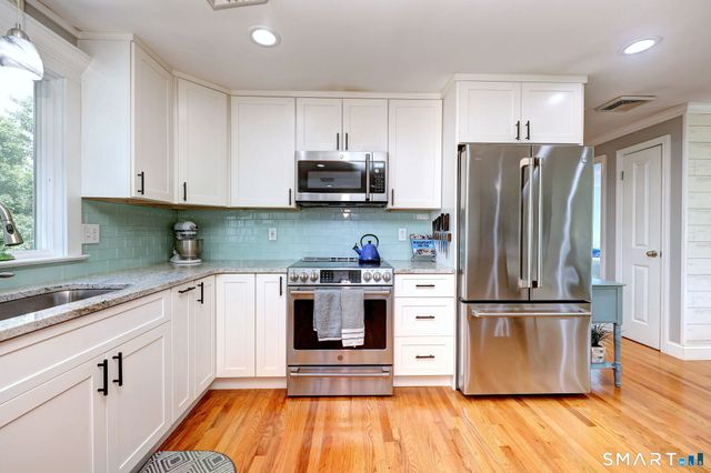 14 Longview Lane, Wallingford, CT 06492