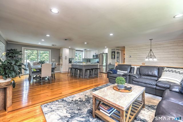 14 Longview Lane, Wallingford, CT 06492