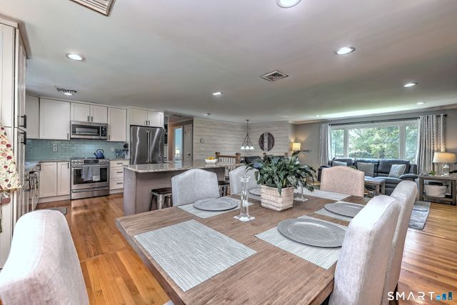 14 Longview Lane, Wallingford, CT 06492