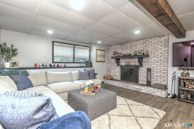 14 Longview Lane, Wallingford, CT 06492