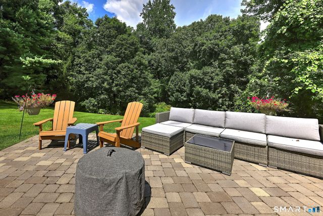 14 Longview Lane, Wallingford, CT 06492