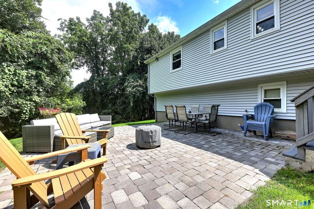 14 Longview Lane, Wallingford, CT 06492
