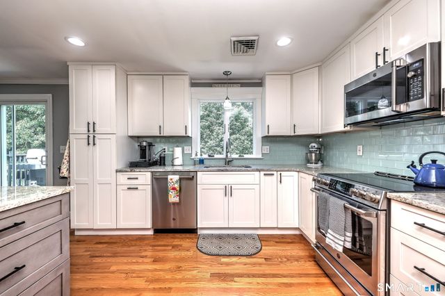 14 Longview Lane, Wallingford, CT 06492