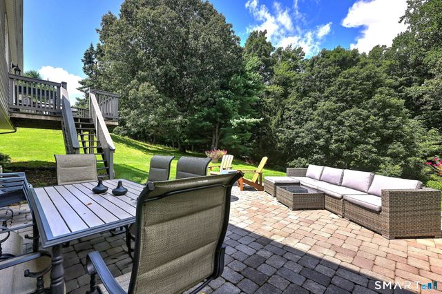 14 Longview Lane, Wallingford, CT 06492