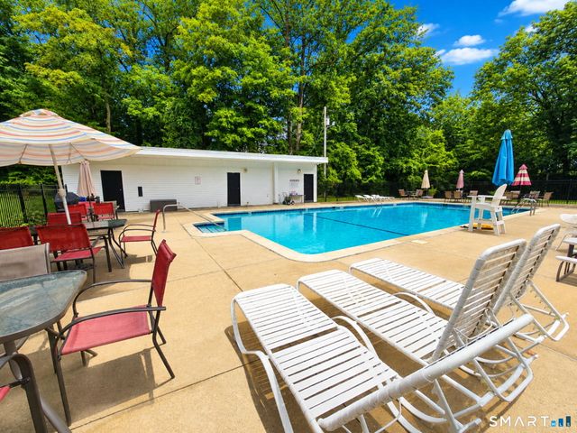 14 Longview Lane, Wallingford, CT 06492