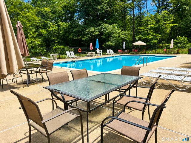 14 Longview Lane, Wallingford, CT 06492