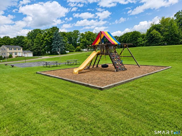 14 Longview Lane, Wallingford, CT 06492