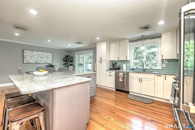 14 Longview Lane, Wallingford, CT 06492