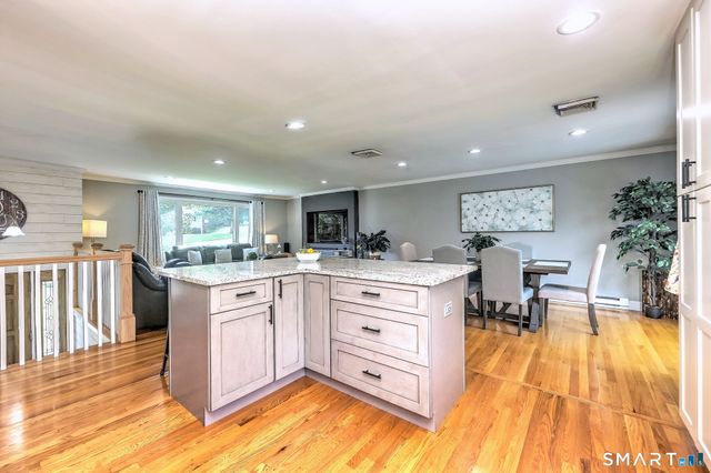 14 Longview Lane, Wallingford, CT 06492