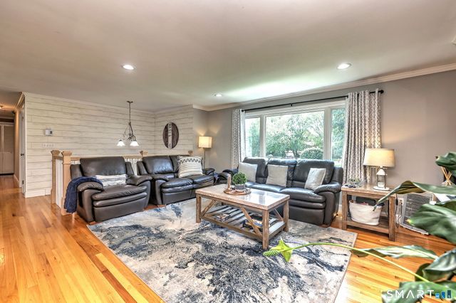 14 Longview Lane, Wallingford, CT 06492