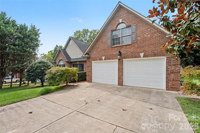 1085 Merrywood Drive, Newton, NC 28658