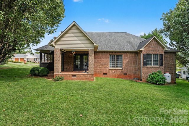 1085 Merrywood Drive, Newton, NC 28658