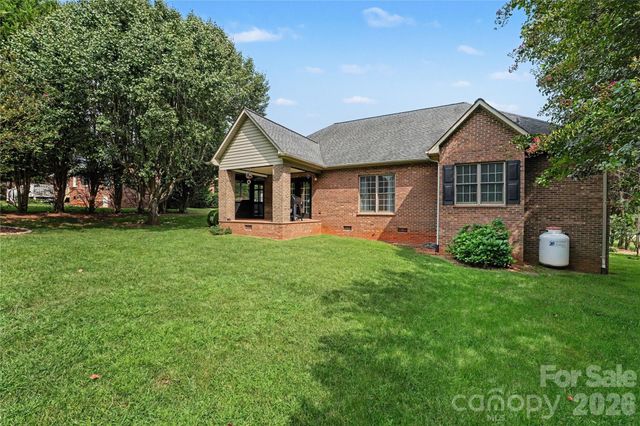 1085 Merrywood Drive, Newton, NC 28658