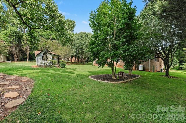 1085 Merrywood Drive, Newton, NC 28658