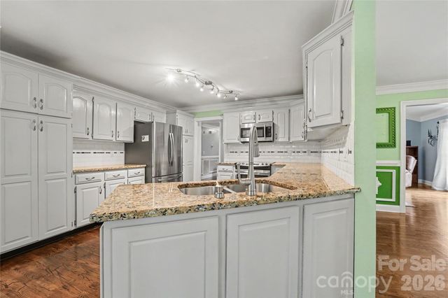 1085 Merrywood Drive, Newton, NC 28658