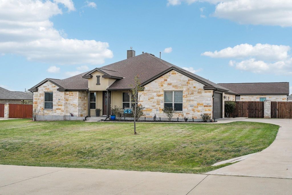 281 Chisholm TRL, Bastrop, TX 78602