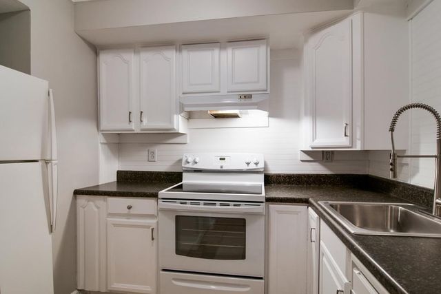 214 Old Hickory Blvd Apt 131, Nashville, TN 37221