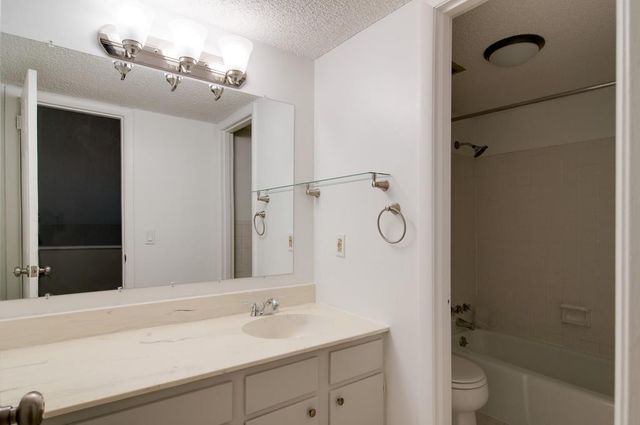 214 Old Hickory Blvd Apt 131, Nashville, TN 37221