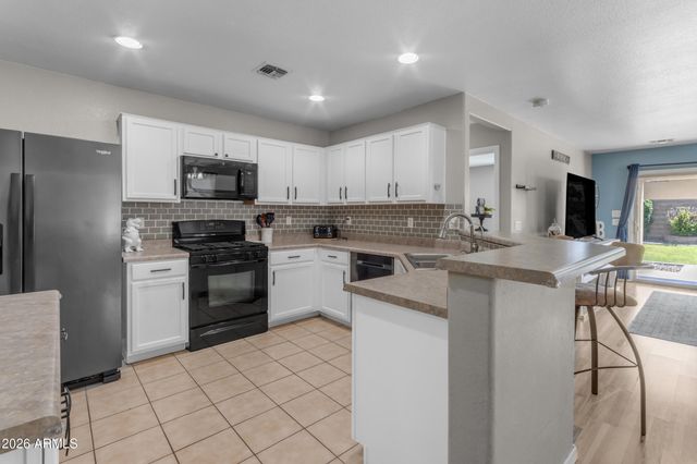 37963 N CAROLINA Avenue, San Tan Valley, AZ 85140