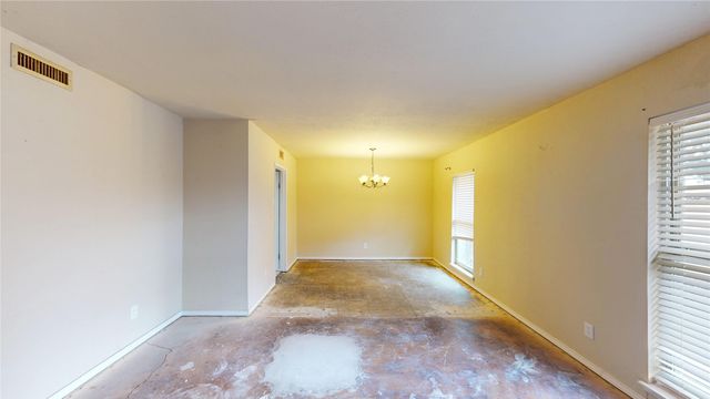 3317 S Edelweiss Drive, Grand Prairie, TX 75052