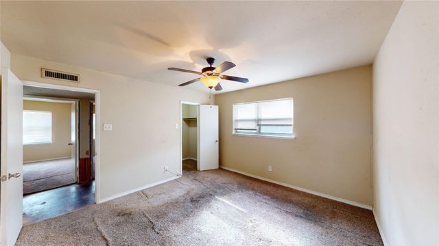3317 S Edelweiss Drive, Grand Prairie, TX 75052