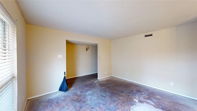 3317 S Edelweiss Drive, Grand Prairie, TX 75052