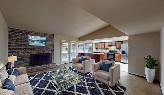 3317 S Edelweiss Drive, Grand Prairie, TX 75052