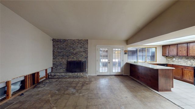 3317 S Edelweiss Drive, Grand Prairie, TX 75052