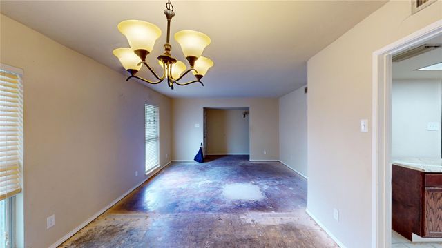 3317 S Edelweiss Drive, Grand Prairie, TX 75052