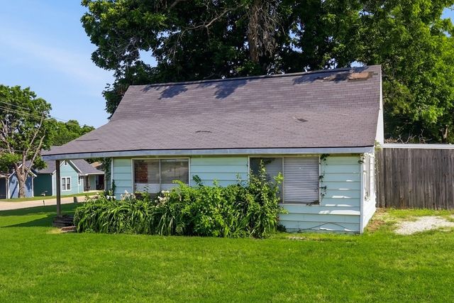 218 W Worth Street, Grapevine, TX 76051