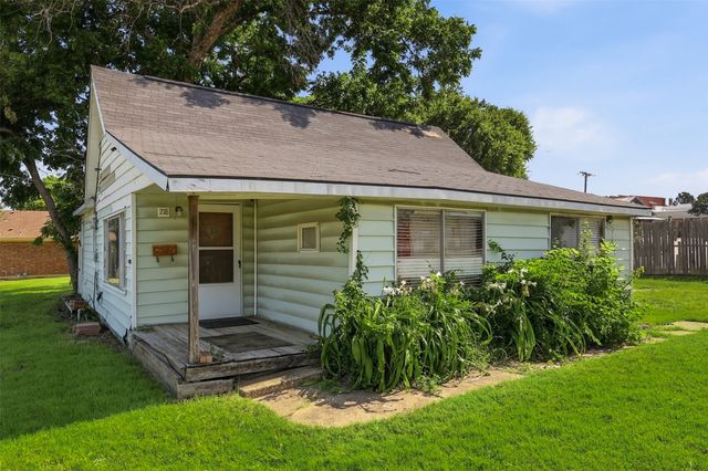 218 W Worth Street, Grapevine, TX 76051
