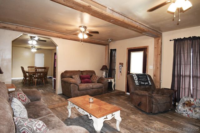 100220 Highway 100, Gore, OK 74435