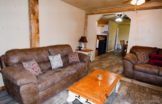 100220 Highway 100, Gore, OK 74435