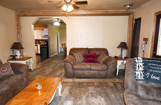 100220 Highway 100, Gore, OK 74435