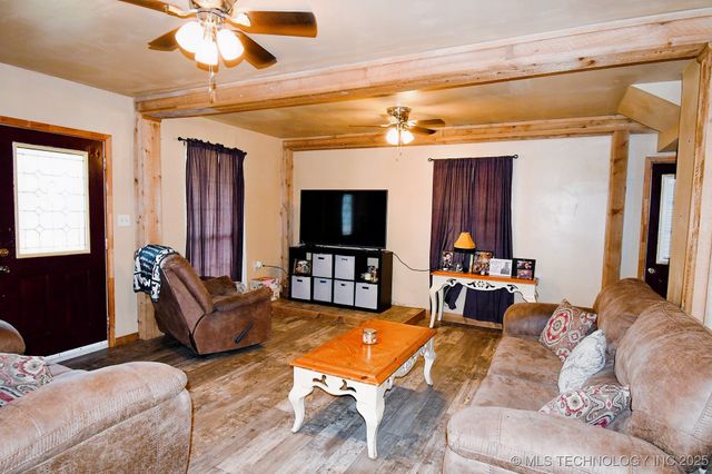 100220 Highway 100, Gore, OK 74435