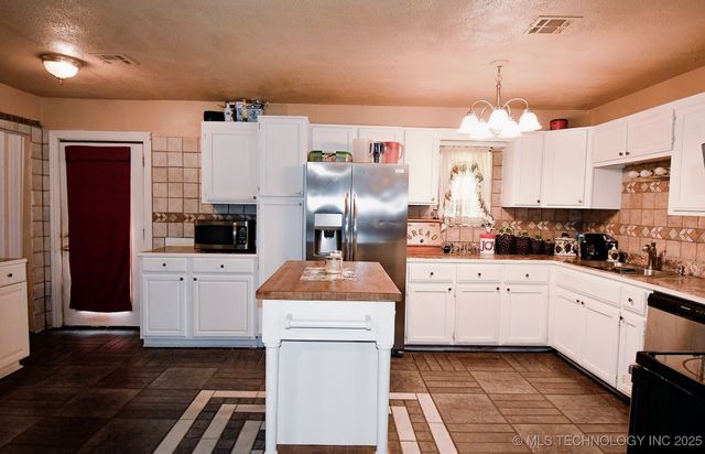 100220 Highway 100, Gore, OK 74435