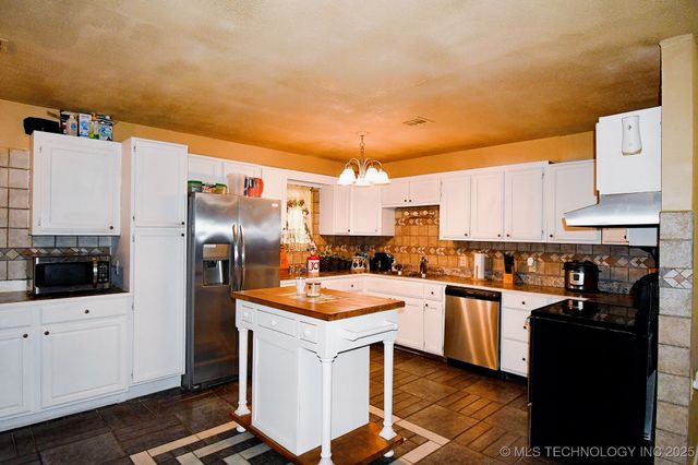 100220 Highway 100, Gore, OK 74435