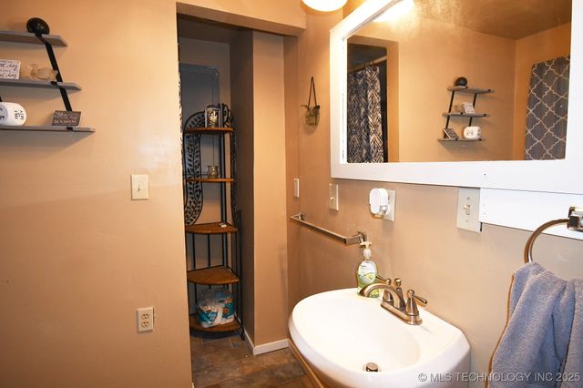 100220 Highway 100, Gore, OK 74435