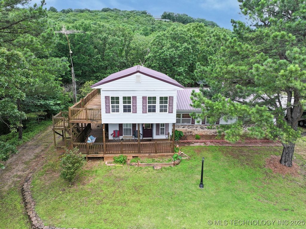 100220 Highway 100, Gore, OK 74435