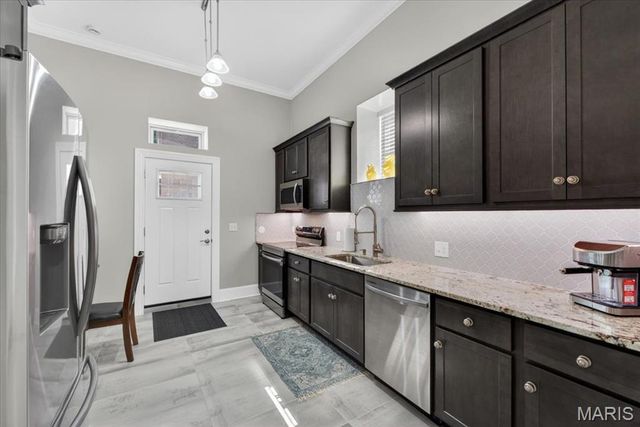 125 W Steins Street, St Louis, MO 63111